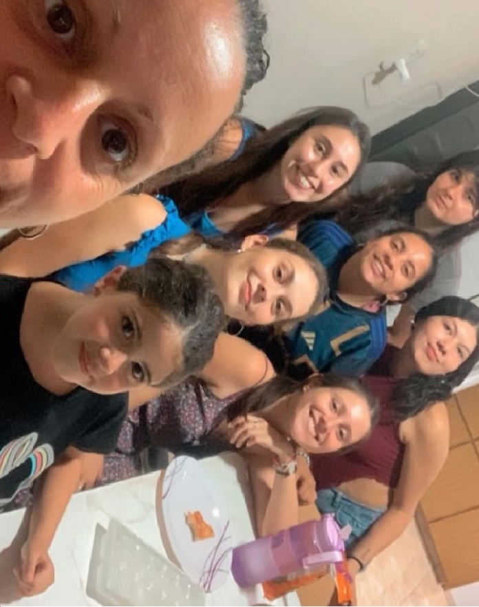 Estudiantes divirtiéndose